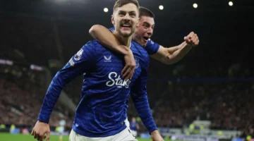 انتفاضة إيفرتون مستمرة في الدوري الإنجليزي وسندرلاند يحصد ثلاث نقاط غالية خارج ملعبه